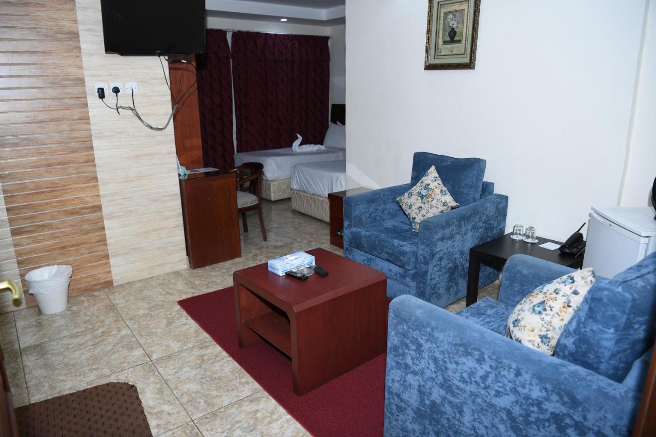 Continental Suite Farwaniya Kuwait City Екстер'єр фото