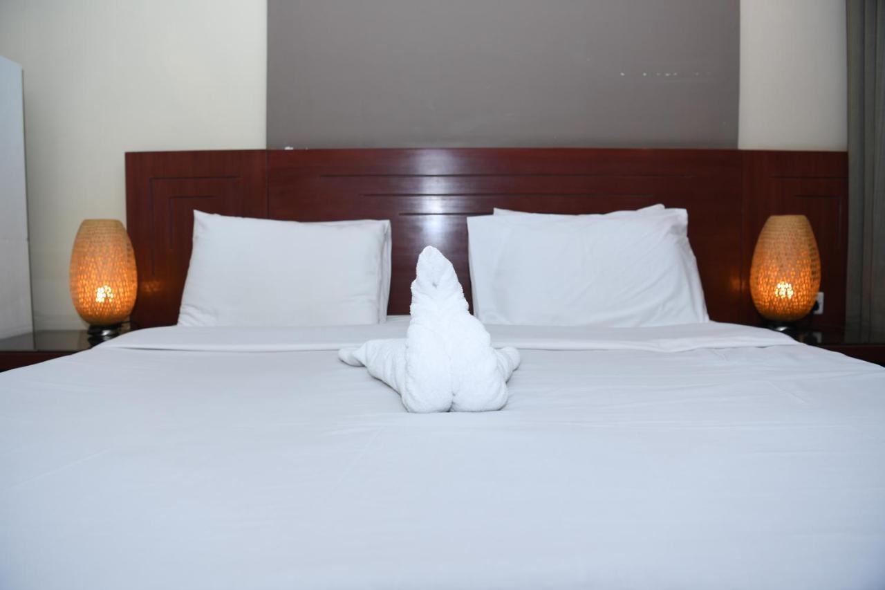 Continental Suite Farwaniya Kuwait City Екстер'єр фото