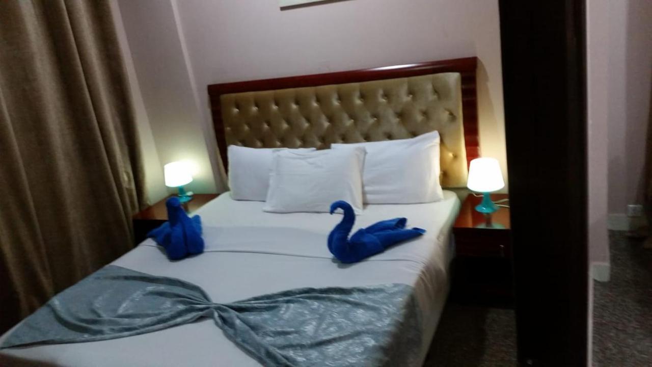Continental Suite Farwaniya Kuwait City Екстер'єр фото