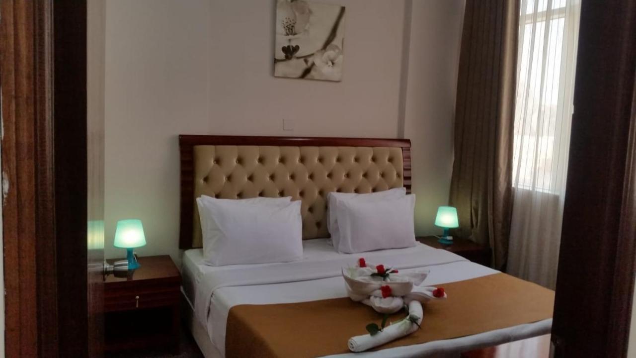 Continental Suite Farwaniya Kuwait City Екстер'єр фото