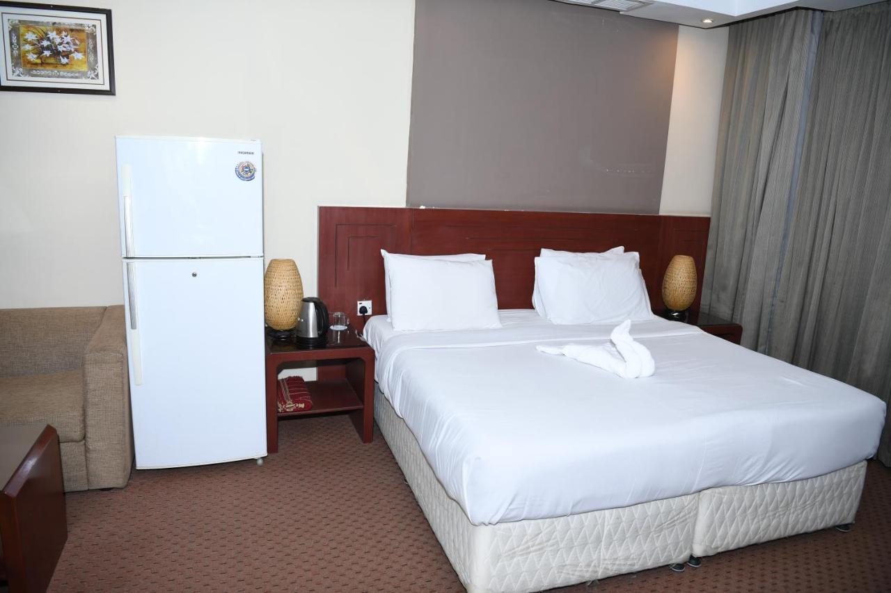 Continental Suite Farwaniya Kuwait City Екстер'єр фото