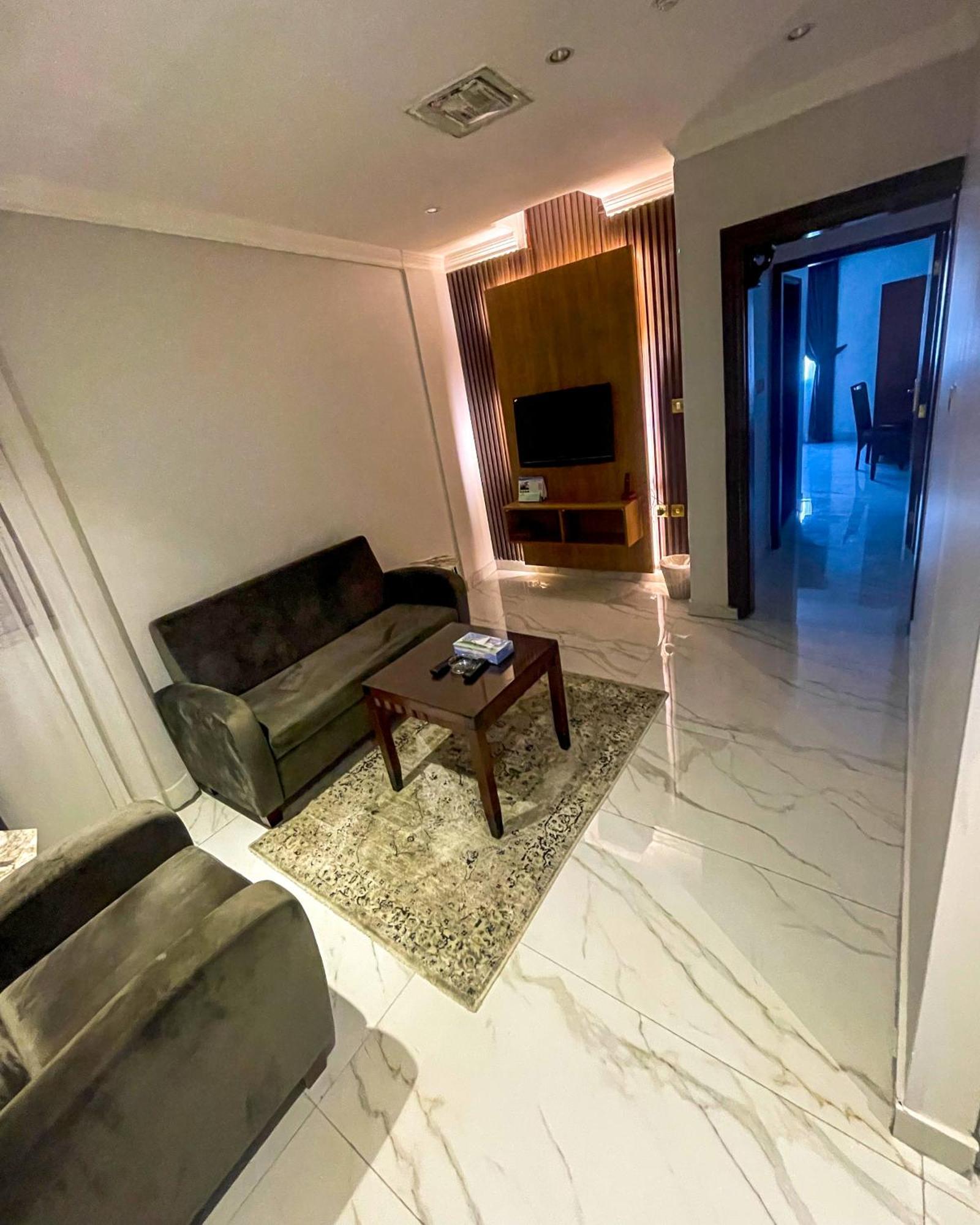 Continental Suite Farwaniya Kuwait City Екстер'єр фото