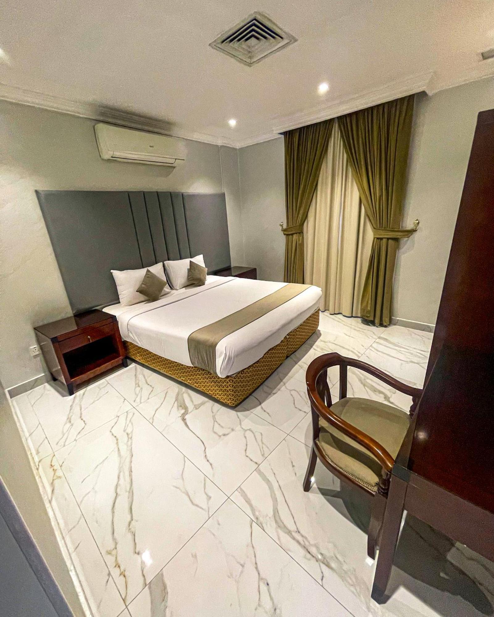 Continental Suite Farwaniya Kuwait City Екстер'єр фото