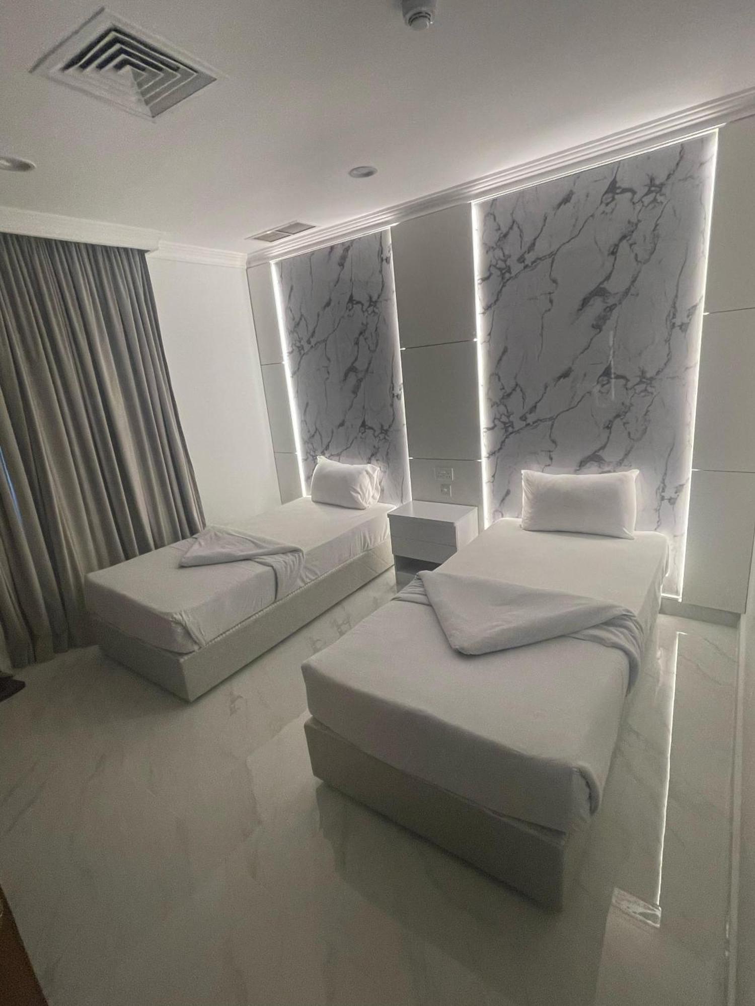 Continental Suite Farwaniya Kuwait City Екстер'єр фото