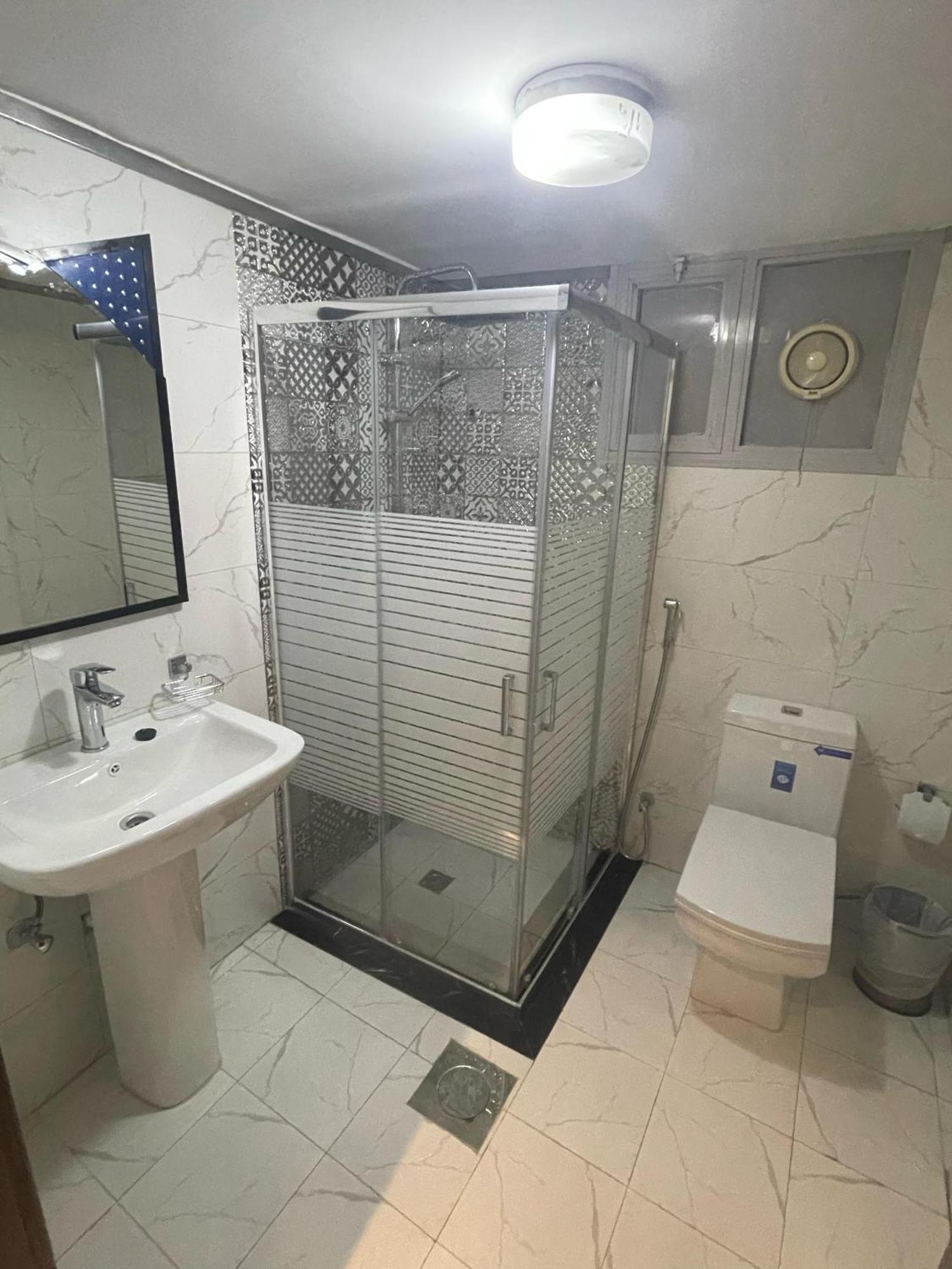 Continental Suite Farwaniya Kuwait City Екстер'єр фото