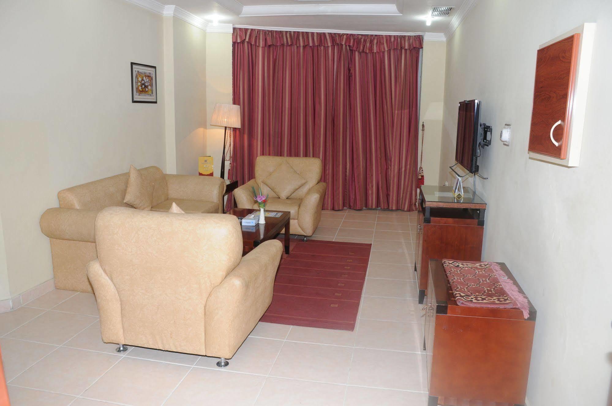 Continental Suite Farwaniya Kuwait City Екстер'єр фото