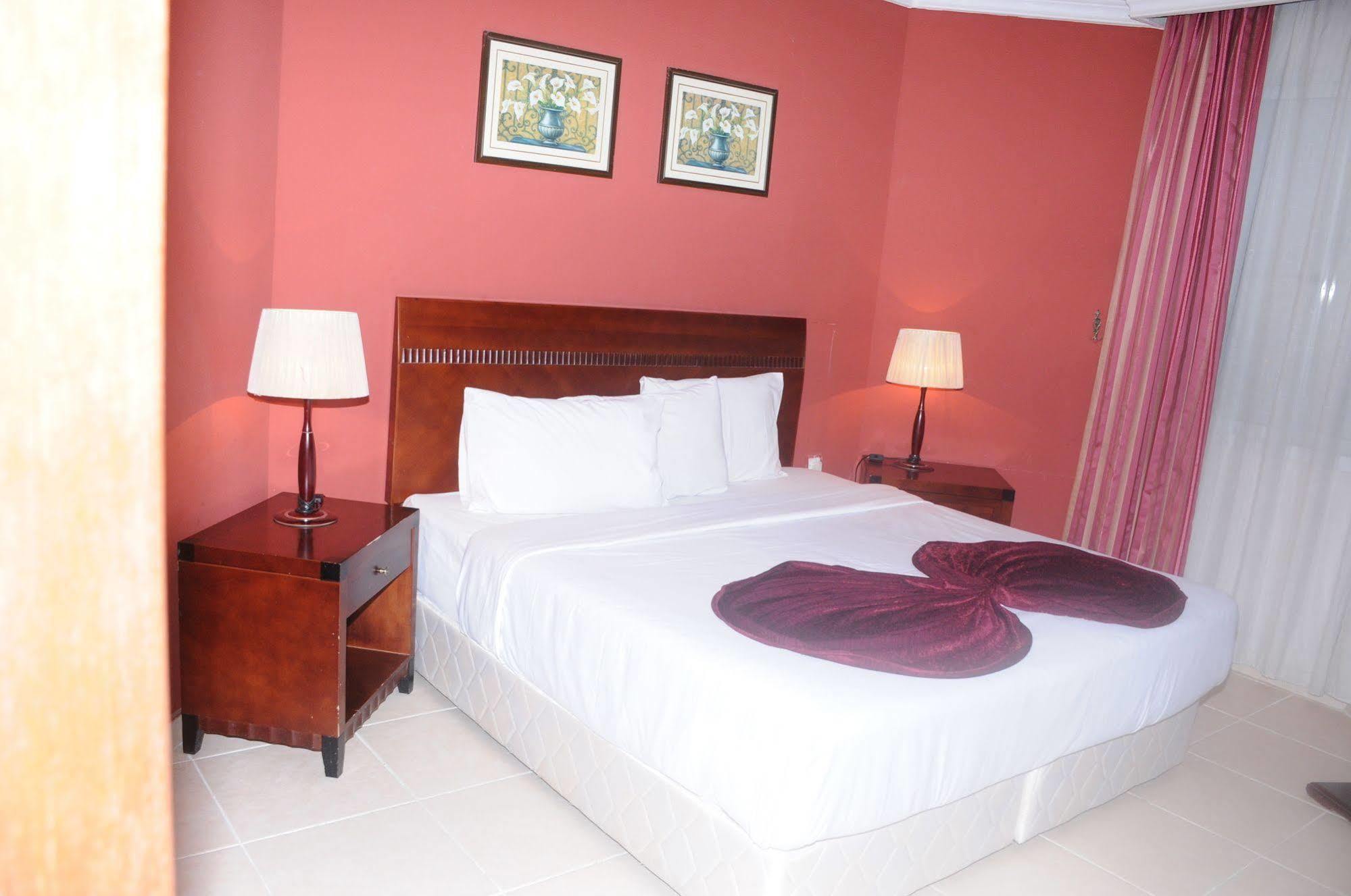 Continental Suite Farwaniya Kuwait City Екстер'єр фото